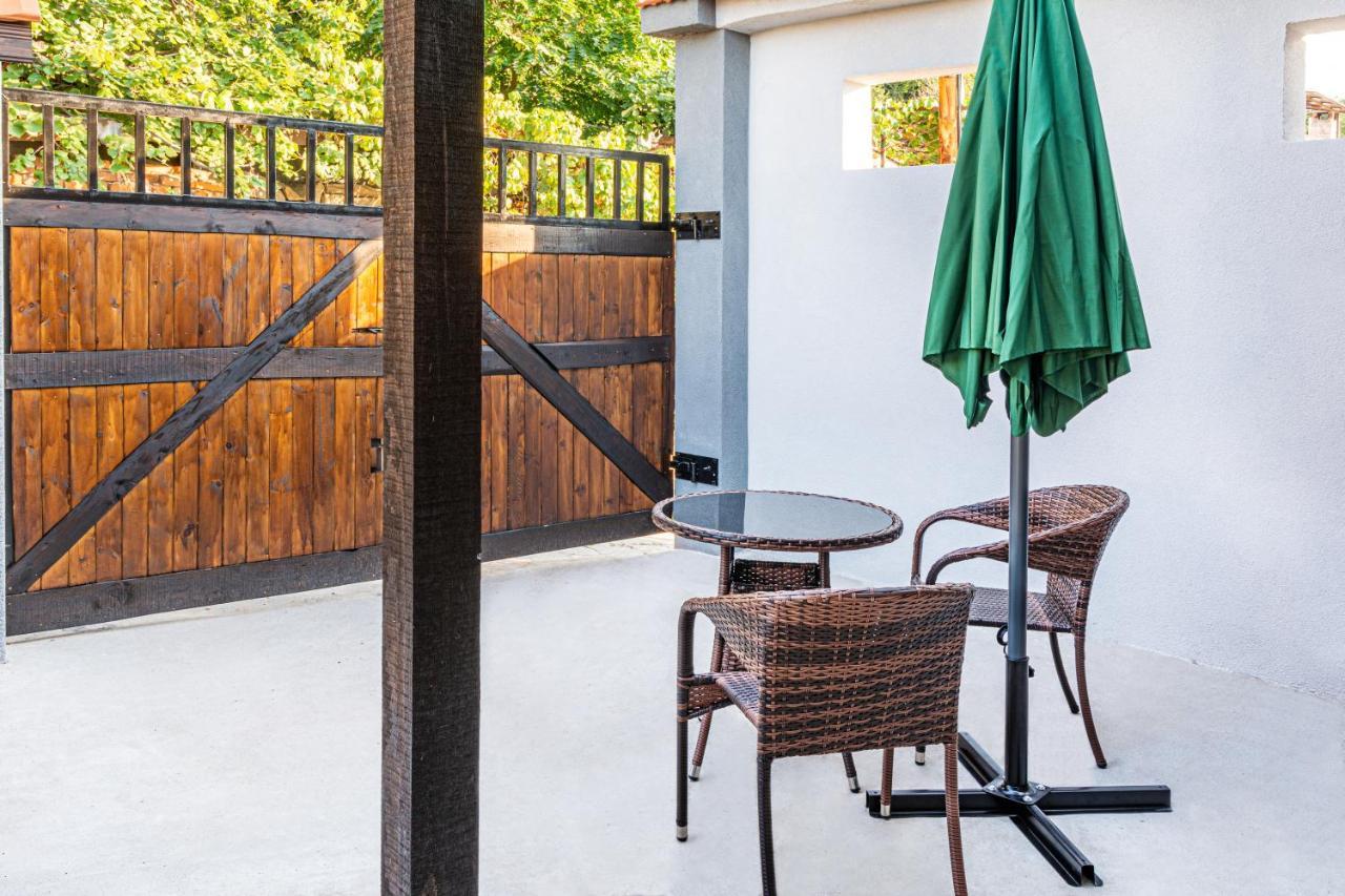 The Red Roof House Apartment Plovdiv Exterior photo